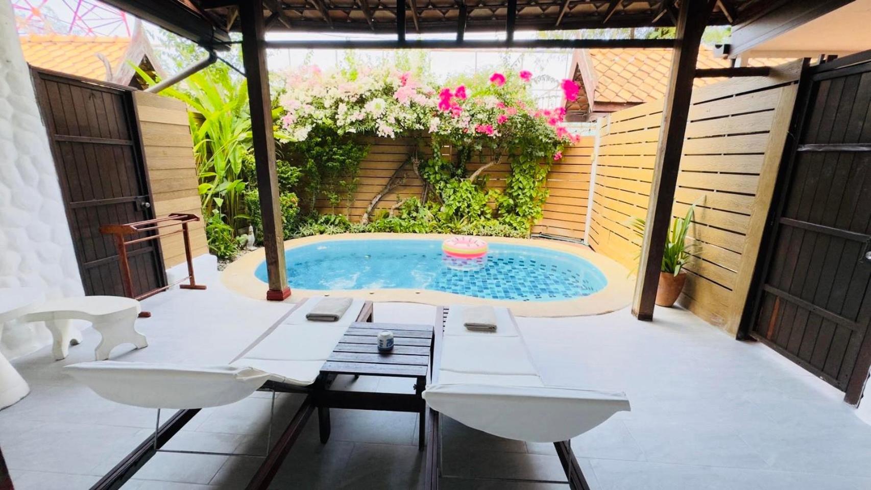 Btc Boutique Resort Private Pool Villas Hua Hin บ้านทะเลจีน บูติค รีสอร์ท หัวหิน Exteriör bild